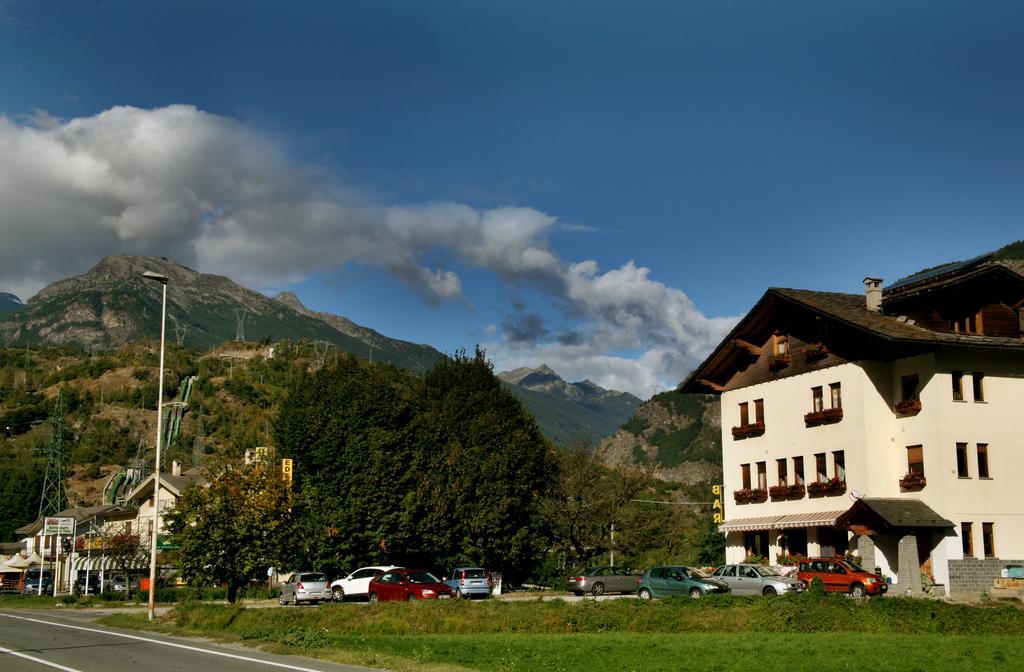 Hotel Edelweiss Villeneuve Exteriér fotografie